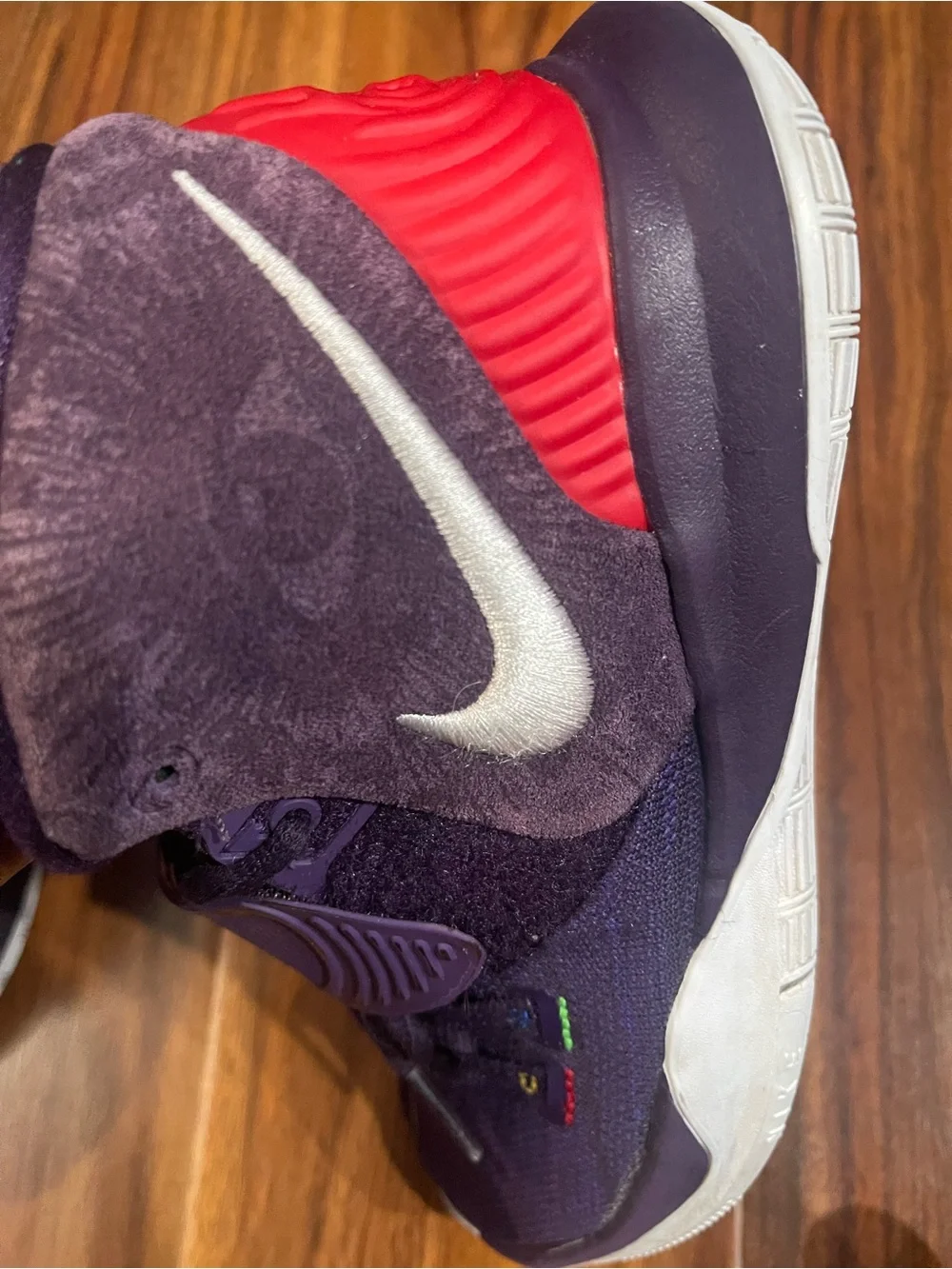 Nike  kyrie 6 Enlightenment Kids Purple High-Top Sneakers with Multicolor Logo
